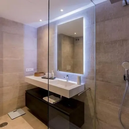 Al-1103 - - Alcazaba Lagoon *