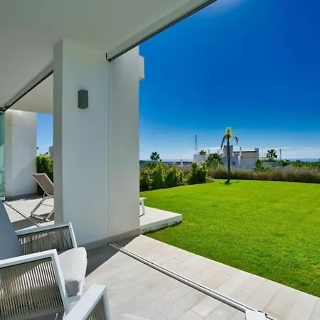 Al-1103 - - Alcazaba Lagoon * Estepona