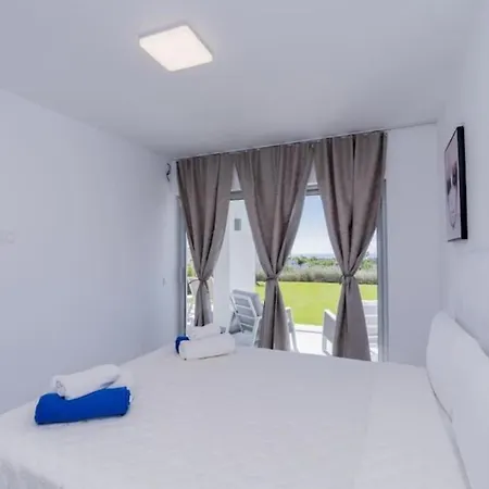 Al-1103 - - Alcazaba Lagoon Apartment