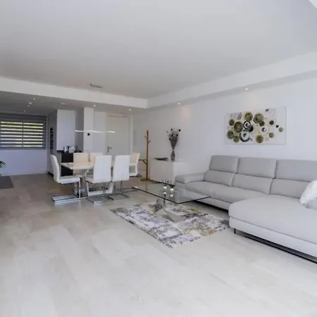 Al-1103 - - Alcazaba Lagoon