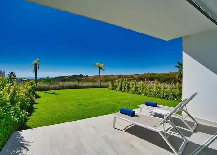 Al-1103 - - Alcazaba Lagoon