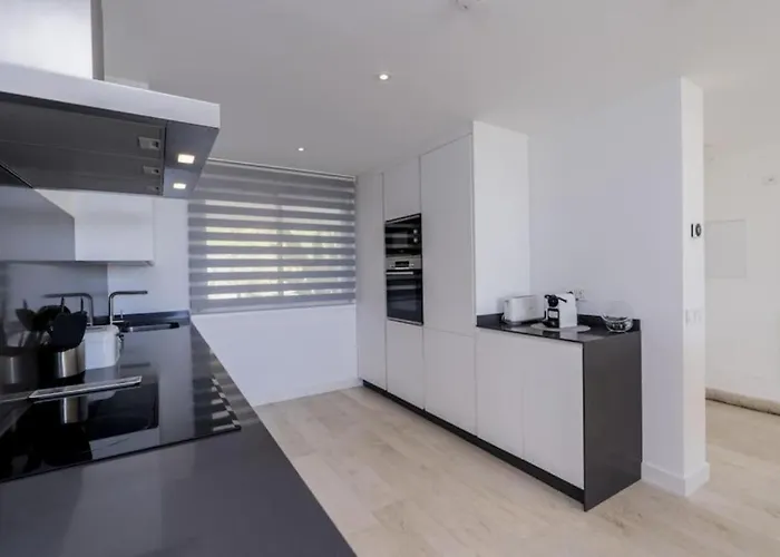 Al-1103 - - Alcazaba Lagoon *